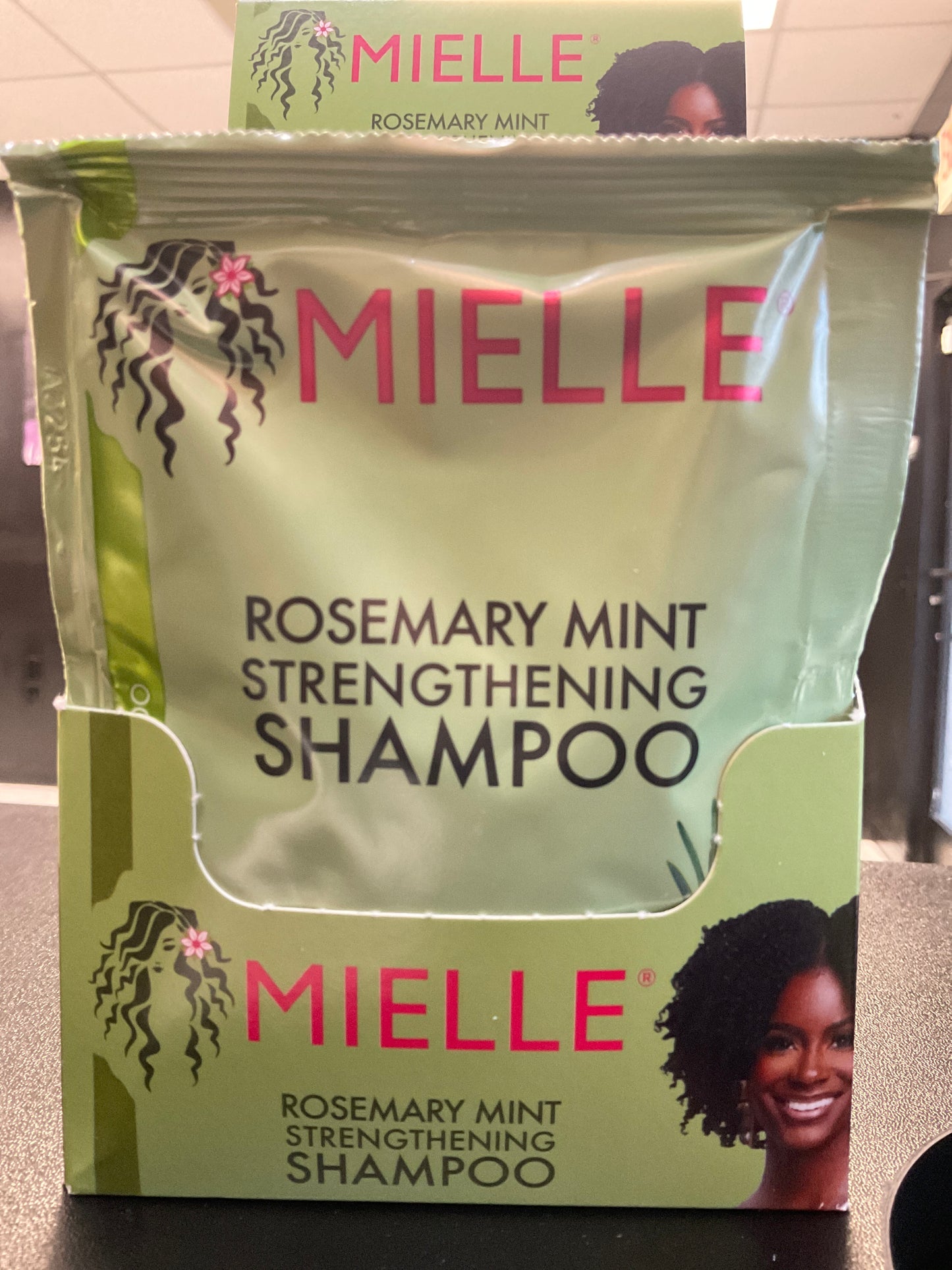 Mielle Rosemary Mint Strengthening Shampoo
